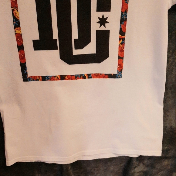 Men DC  T-Shirt White Size Med - Picture 7 of 9